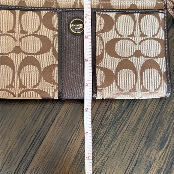 Coach Signature strip Zippy Wallet/Wristlet - Picture 13 of 13